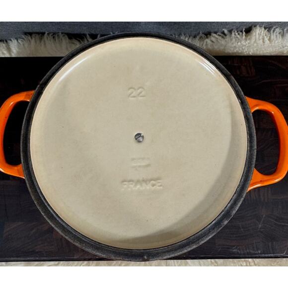 Le Crueset Signature Dutch Oven in Flame 4.5 Quart with Box - Picture 5 of 9